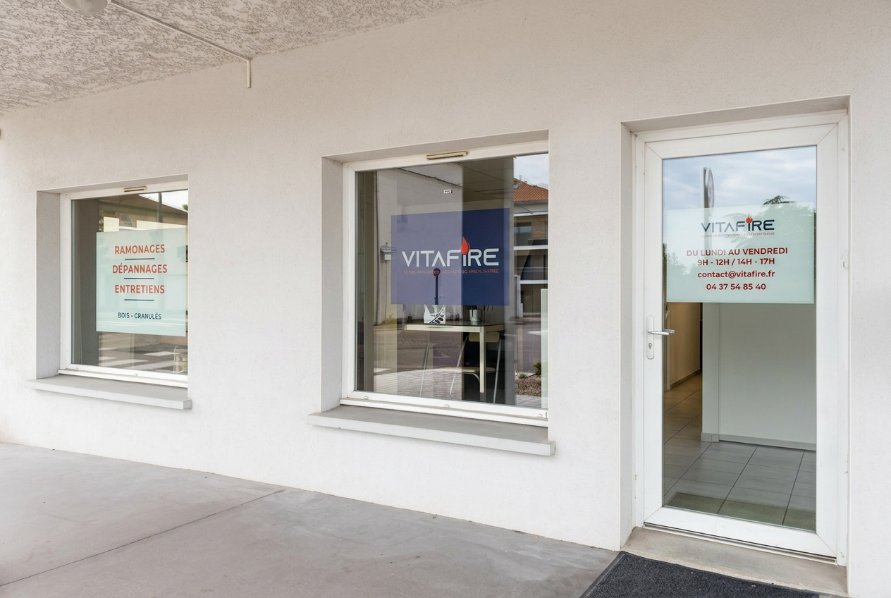 Devanture du showroom VITAFIRE Lyon à Saint-Bonnet-de-Mure